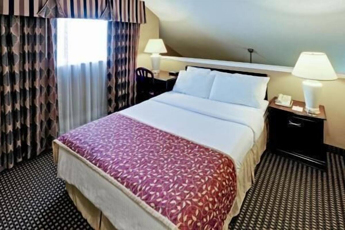 In-room safe, desk, iron/ironing board, free cribs/infant beds