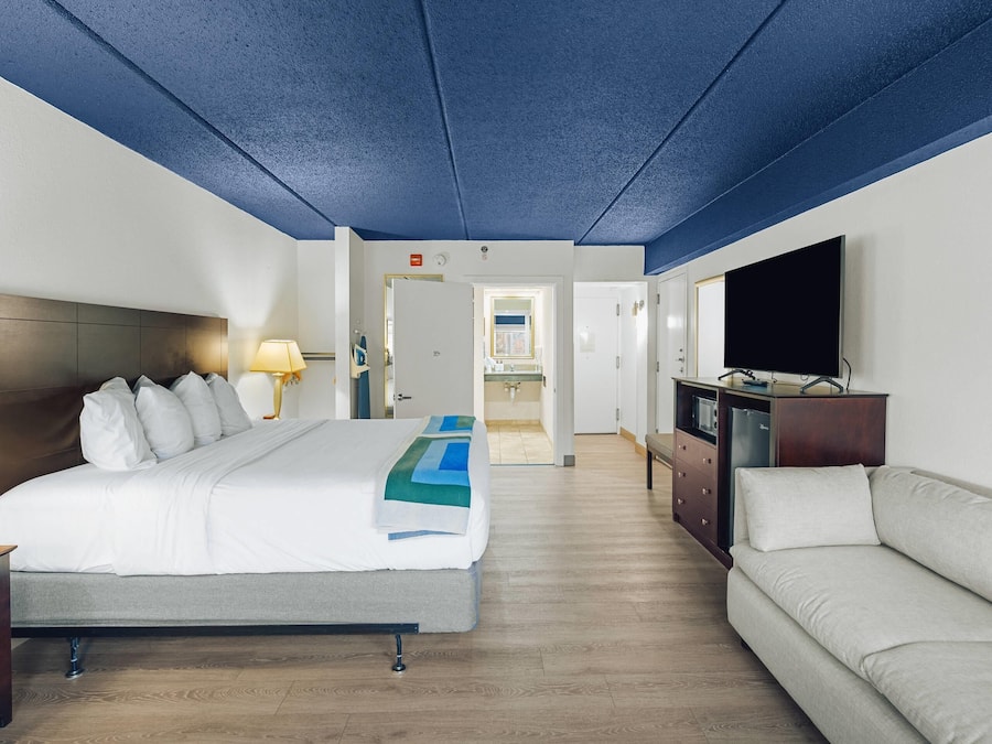 Room, 1 King Bed, Accessible, Non Smoking (Transfer Shower)