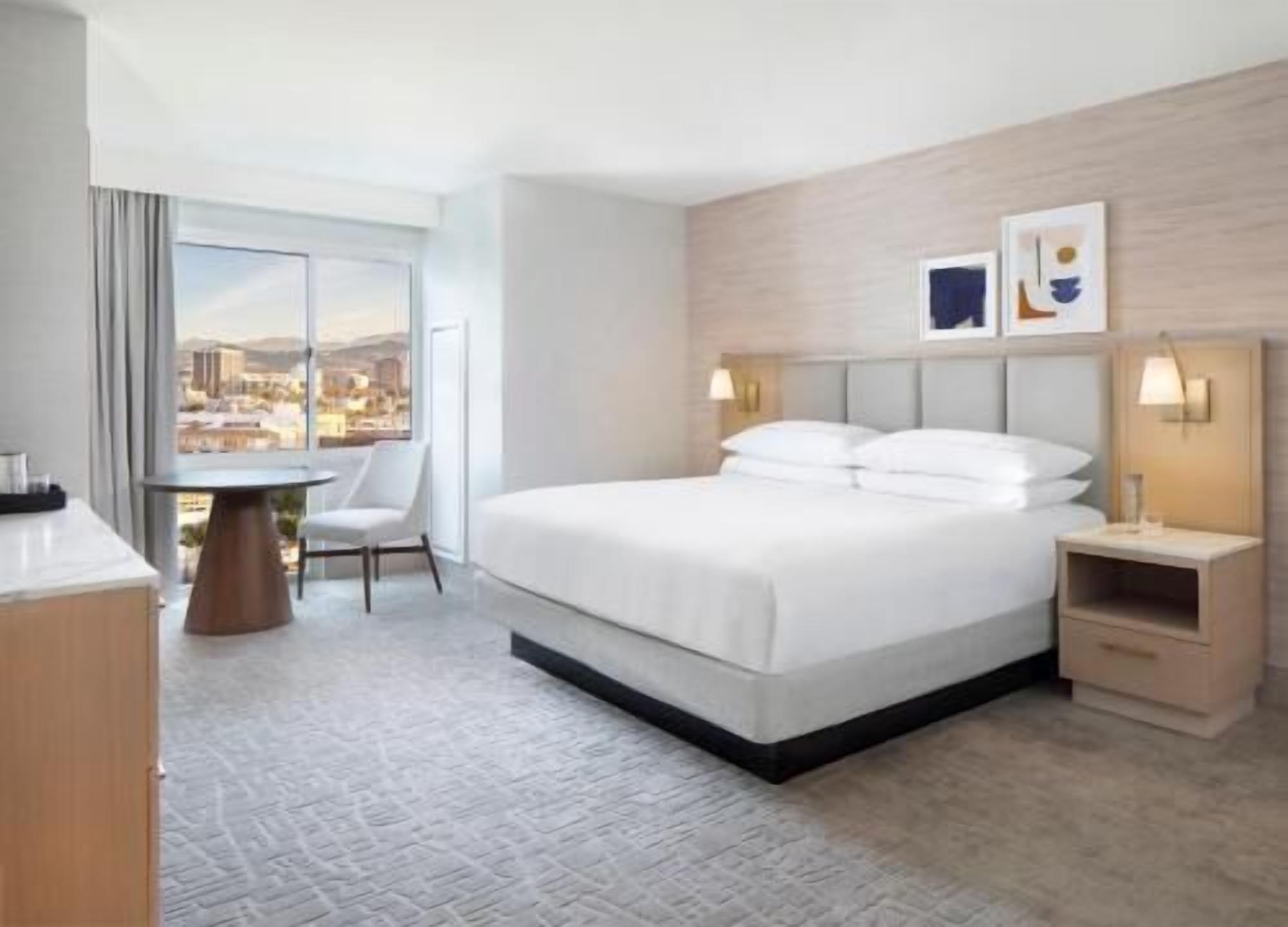 1 bedroom, premium bedding, in-room safe, desk