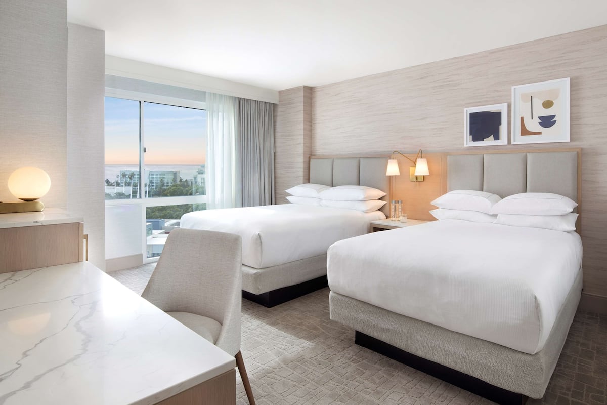 1 bedroom, premium bedding, in-room safe, desk