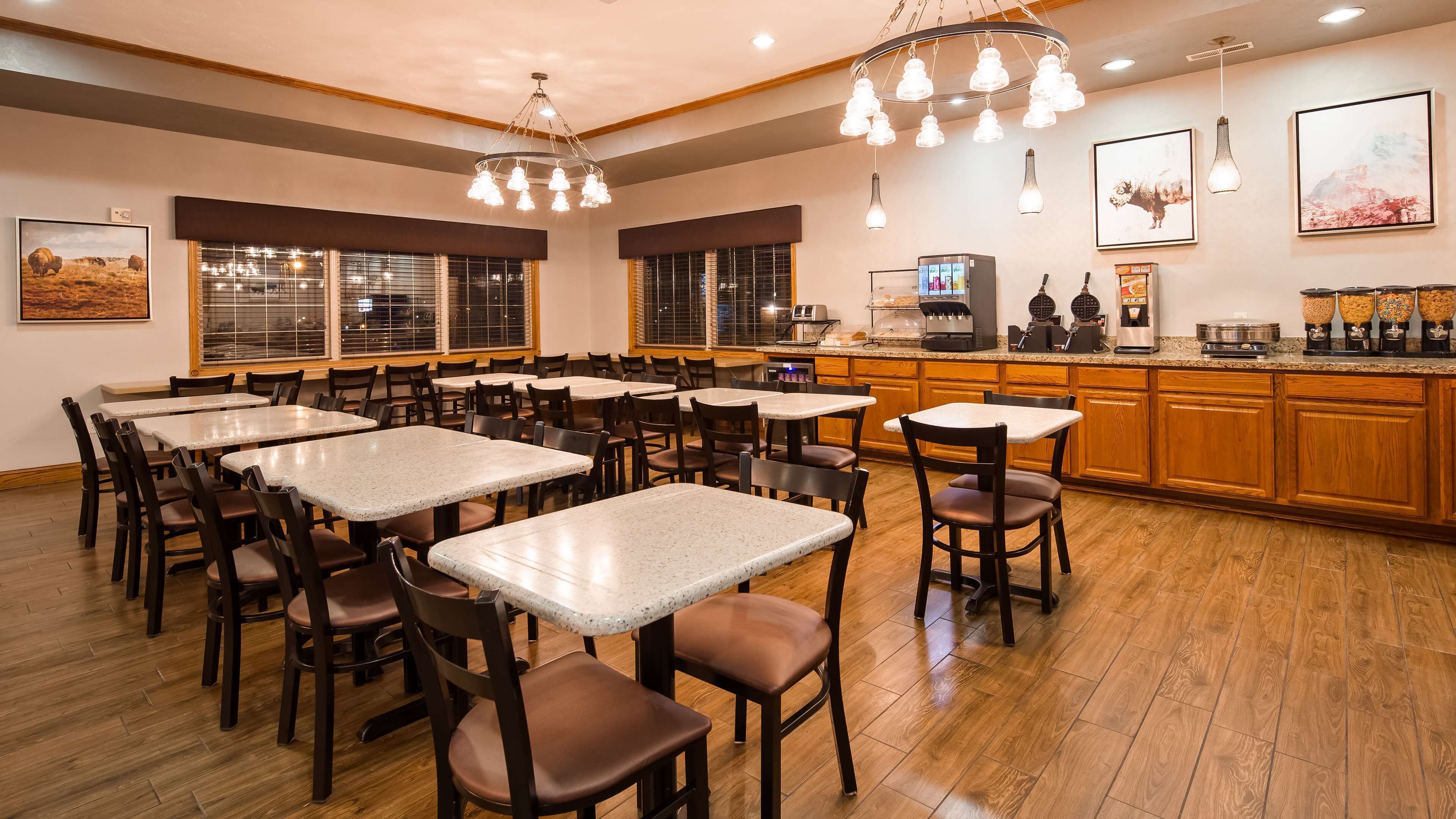 free daily full breakfast