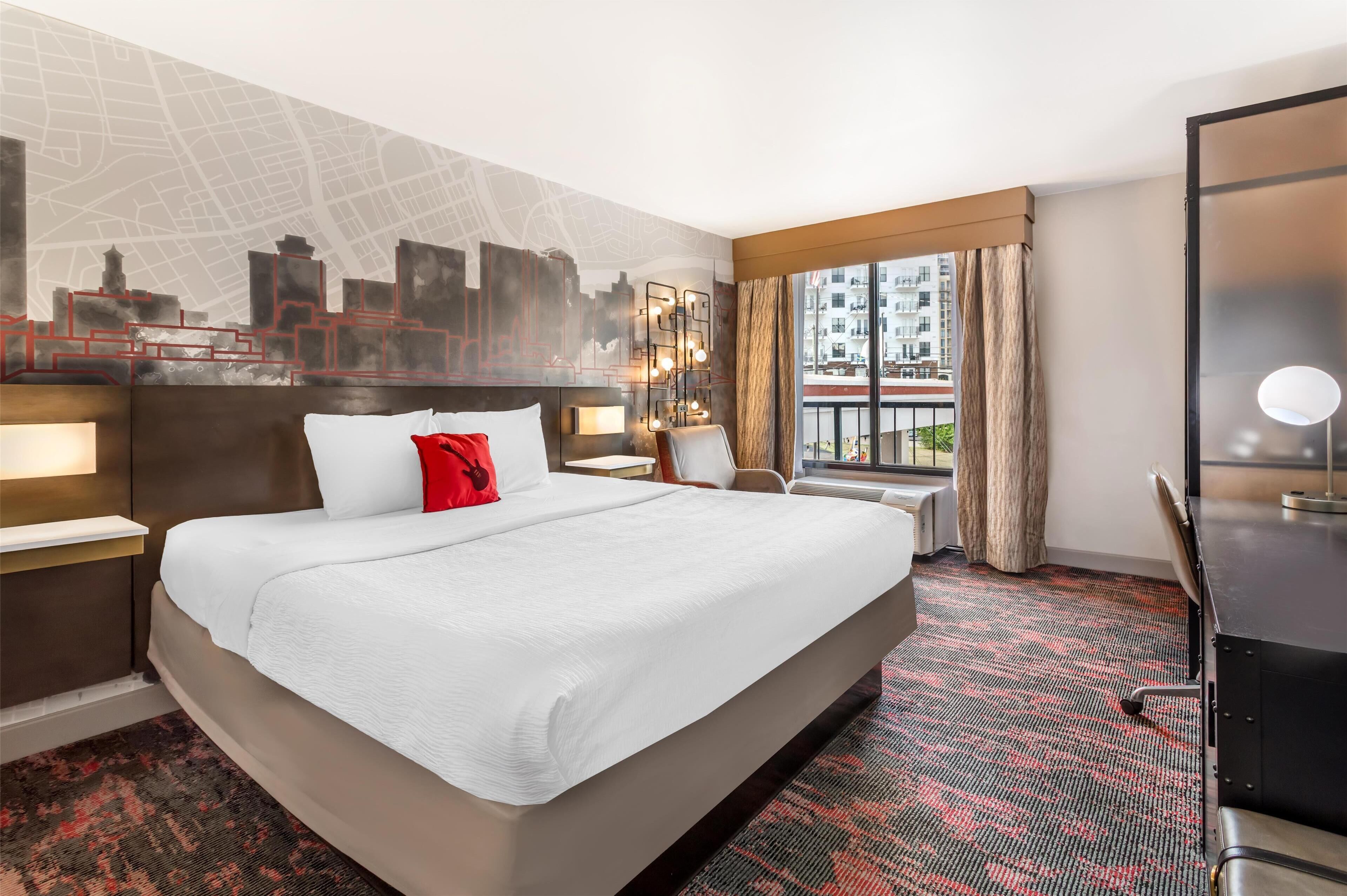 Standard Room, 1 King Bed, Accessible, Bathtub (with Sofabed)