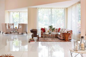 Lobby - Renaissance Orlando Airport Hotel by Marriott (Orlando)