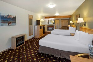 Desk, laptop workspace, iron/ironing board, bed sheets - Best Western King Salmon Inn (Soldotna)