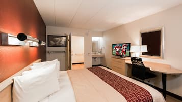 Deluxe Room, 1 King Bed, Accessible (Smoke Free) | Desk, blackout drapes, iron/ironing board, free WiFi