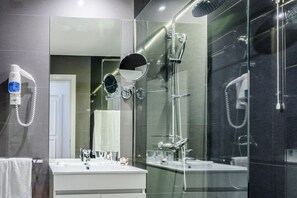 Eco-friendly toiletries, towels - Luna Hotel Turismo (Abrantes)