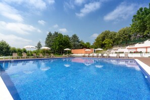 Outdoor pool - Luna Hotel Turismo (Abrantes)
