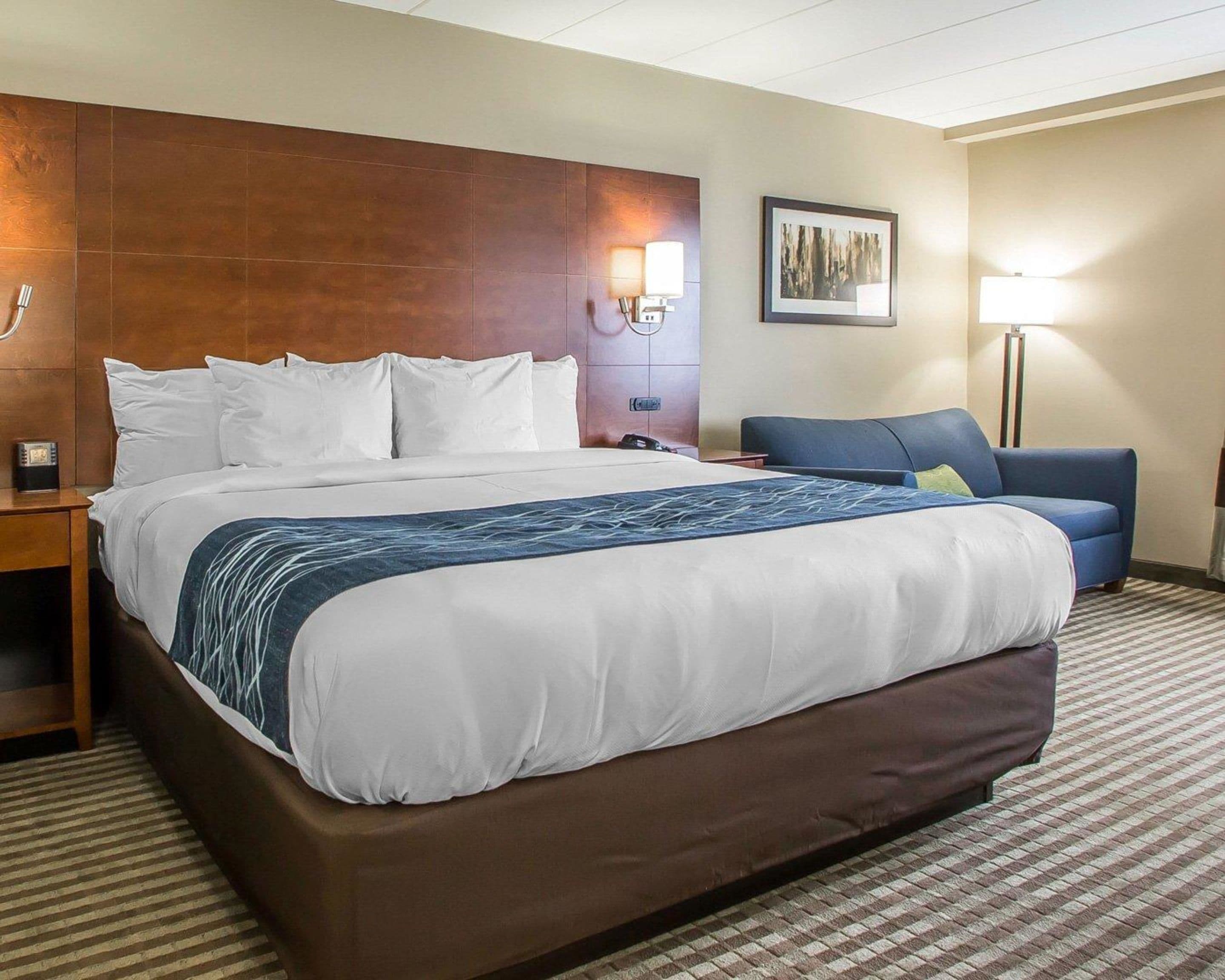 pillow-top beds, desk, iron/ironing board, rollaway beds