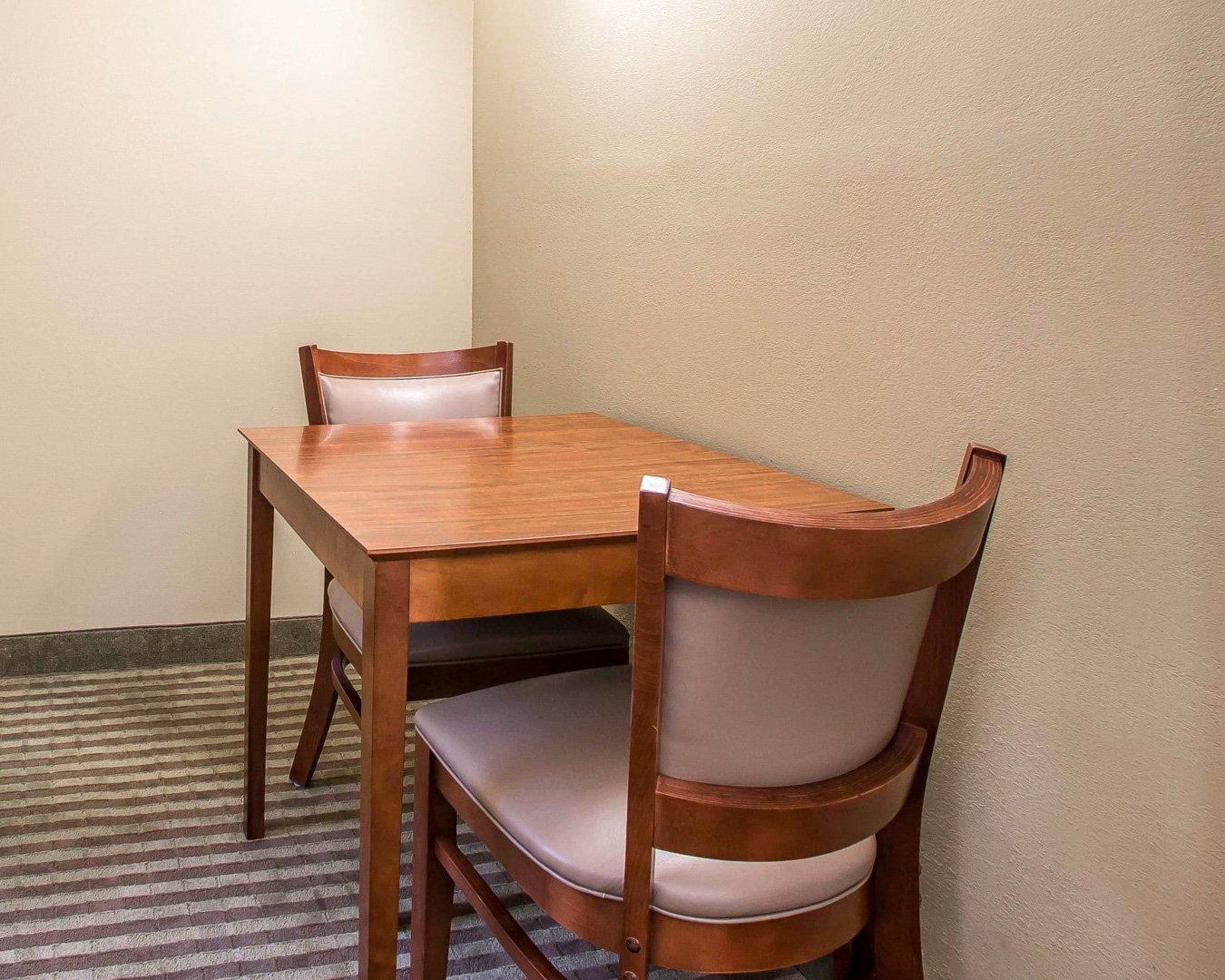 pillow-top beds, desk, iron/ironing board, rollaway beds