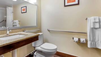 Combined shower/tub, hair dryer, towels