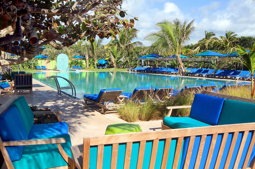 Colony Hotel & Cabaña Club
