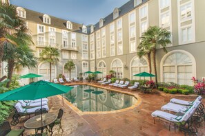 Outdoor pool, pool umbrellas, sun loungers