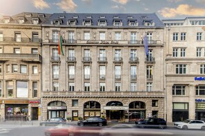 Front of property - Excelsior Hotel Ernst am Dom (Cologne)