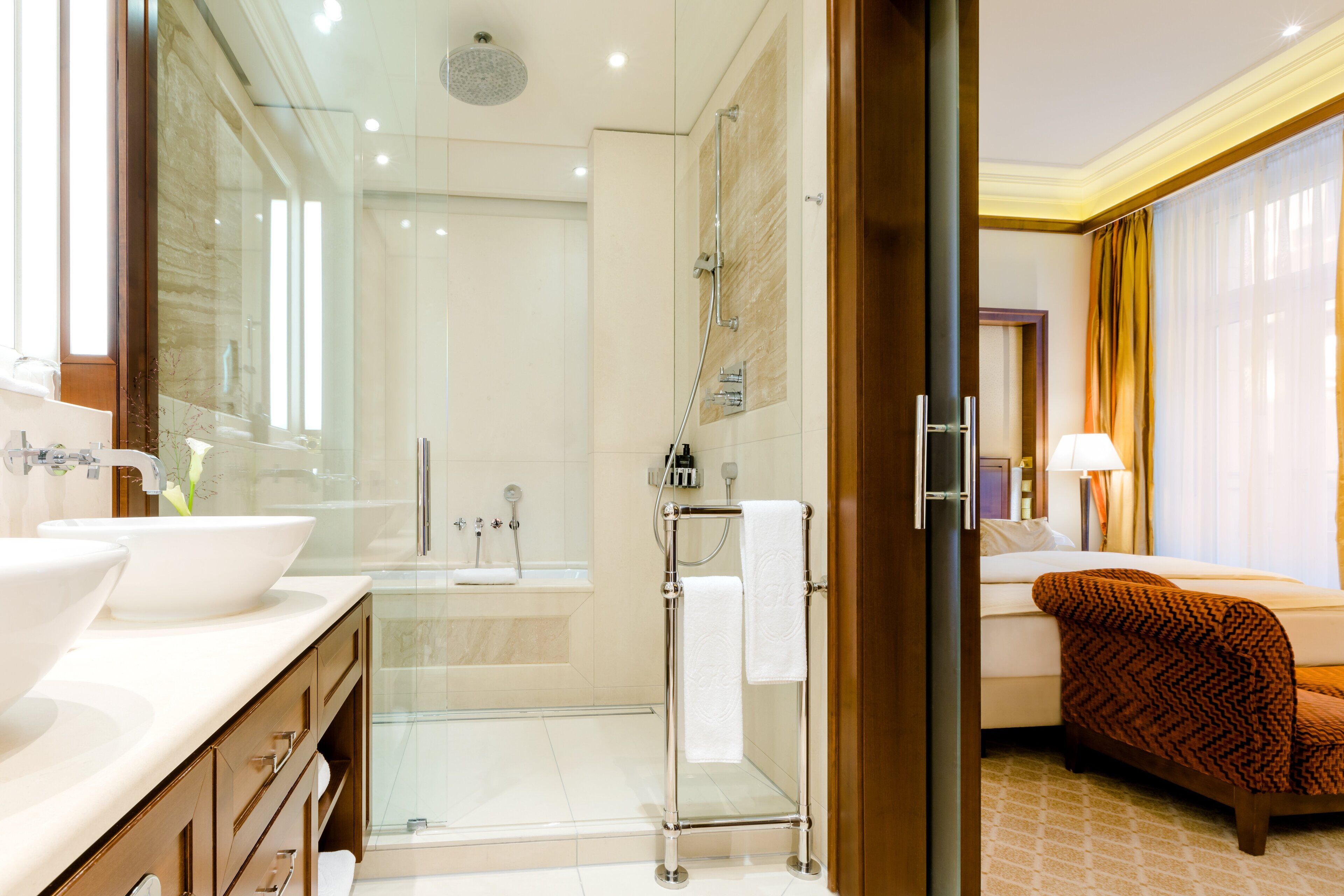 executive suite | bathroom | free toiletries, hair dryer, bathrobes, slippers