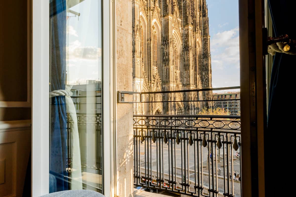 suite (cathedral view) | balcony view