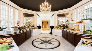 2 restaurants, lunch, dinner served; Asian cuisine