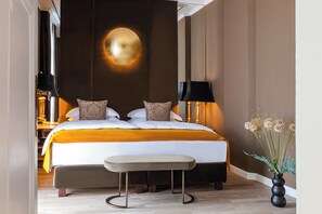 Suite (Cathedral View) | Premium bedding, free minibar, in-room safe, individually decorated - Excelsior Hotel Ernst am Dom (Cologne)