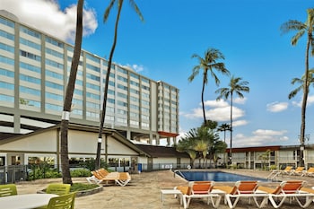 Best Western The Plaza Hotel Honolulu Airport - Free Breakfast