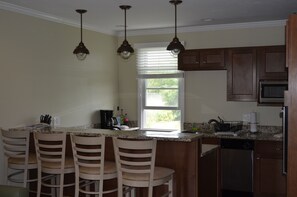 Fridge, microwave, dishwasher, coffee/tea maker - InnSeason Resorts HarborWalk (Falmouth)