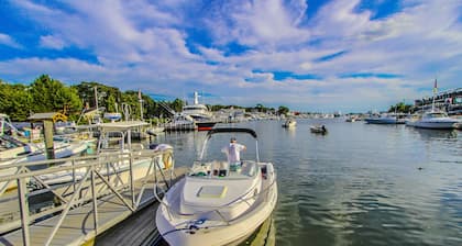 InnSeason Resorts HarborWalk