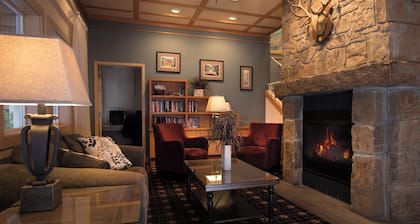 The Landing Hotel & Restaurant