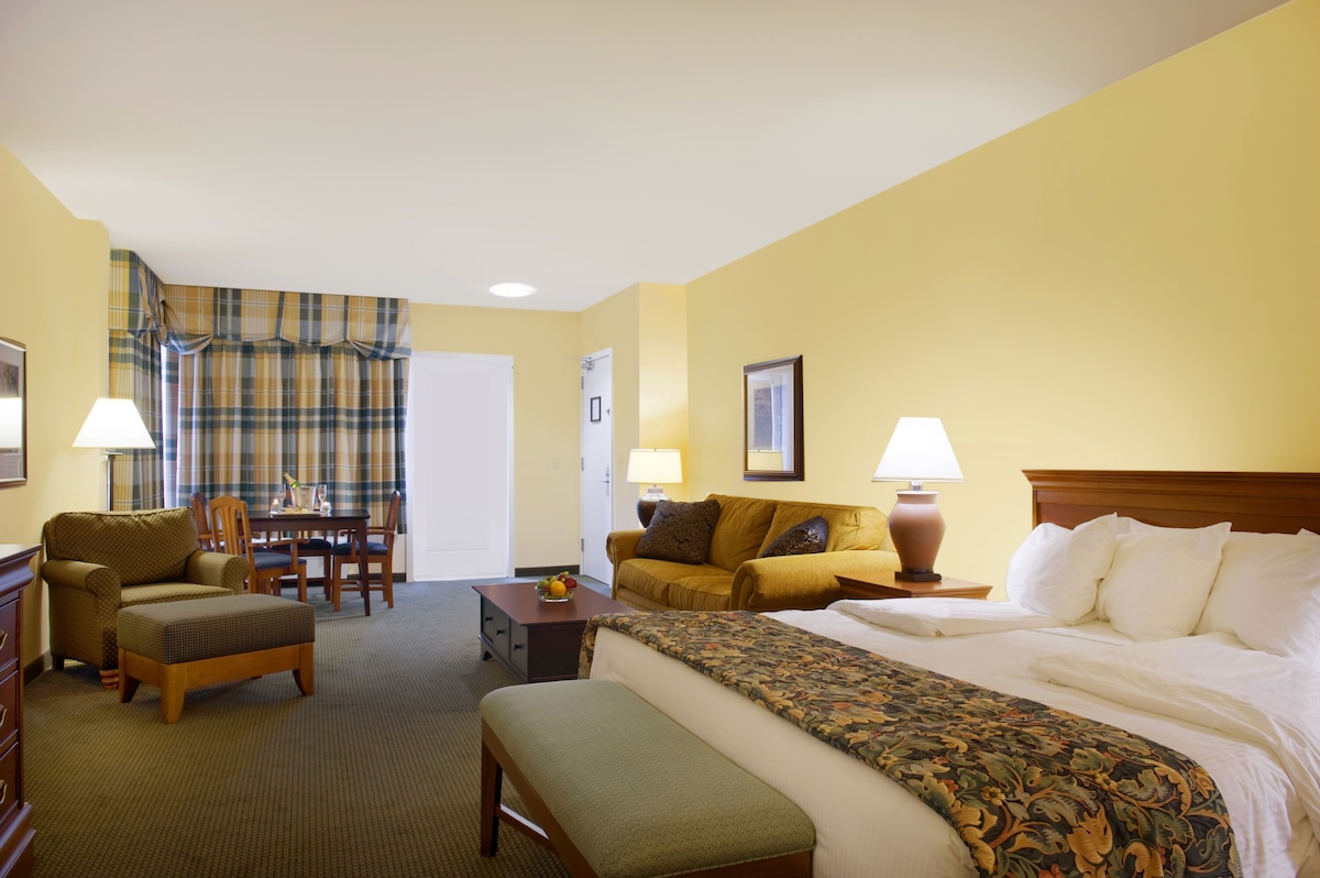 room at The Landing Hotel in Ketchikan