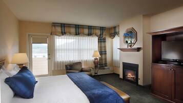 Premium bedding, pillow-top beds, in-room safe, desk