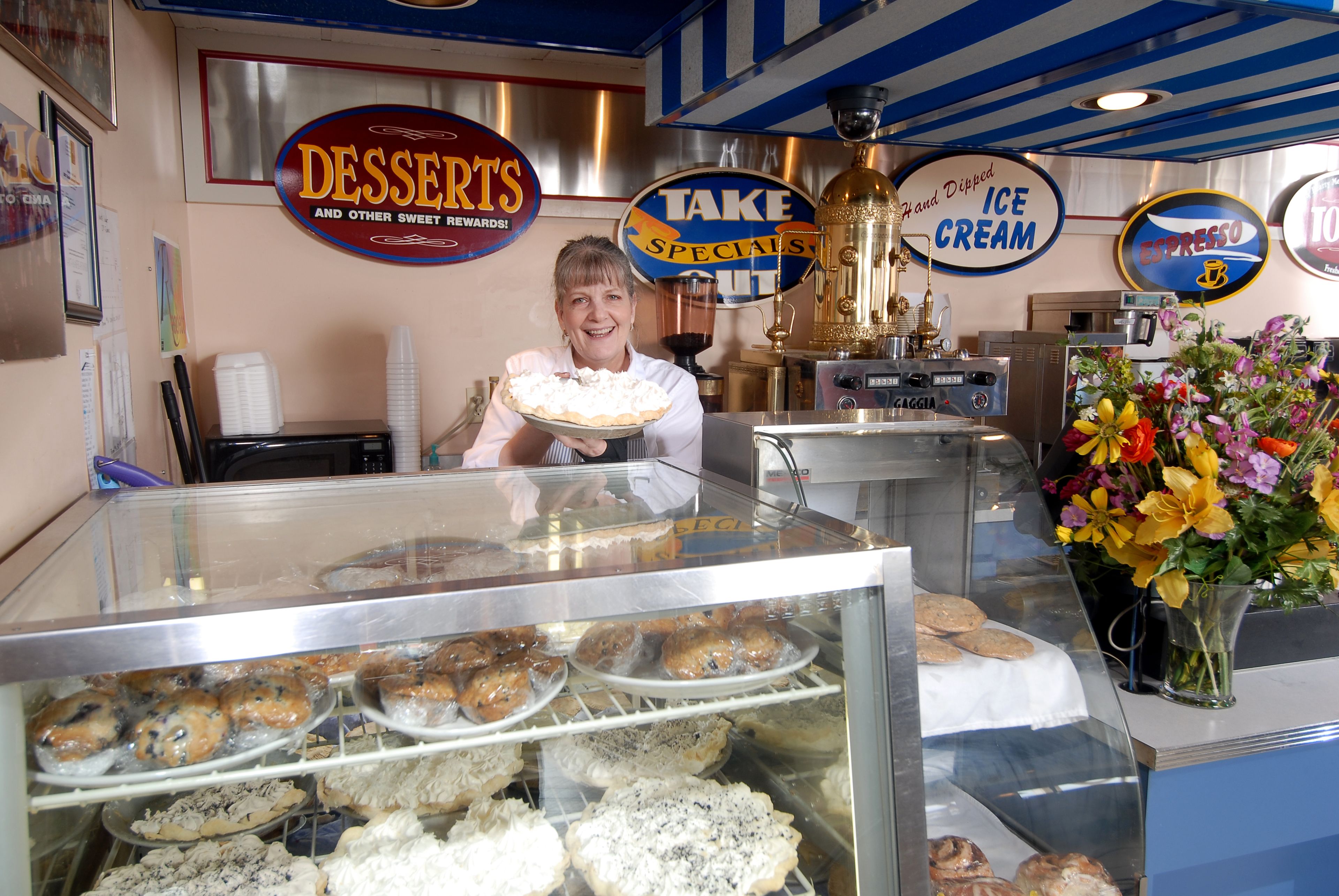 breakfast, lunch, dinner served; regional cuisine