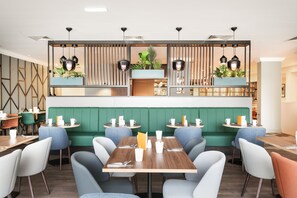 Daily full breakfast (GBP 16.95 per person)