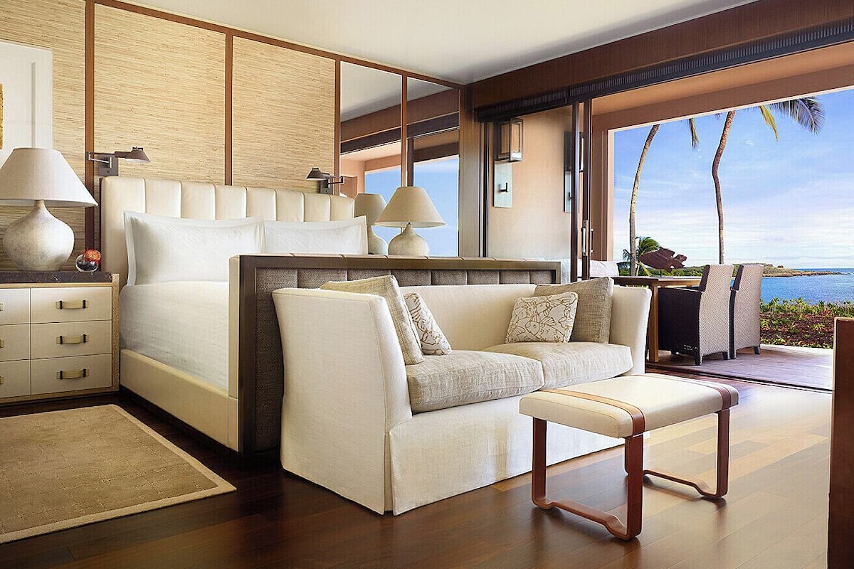 Suite, aan zee (Ohana Prime) | Luxe beddengoed, donzen dekbedden, een kluis op de kamer, een bureau