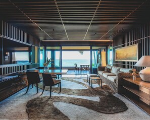 Suite (Manele) | Living area