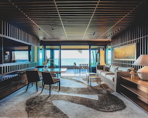 Suite (Manele) | Living area