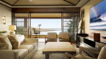 Premium bedding, down duvets, in-room safe, desk