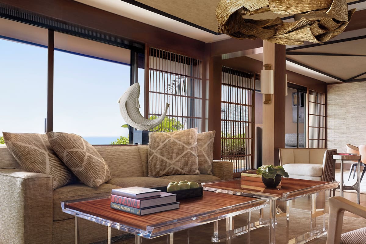 Suite (Makai) | Luxe beddengoed, donzen dekbedden, een kluis op de kamer, een bureau