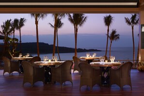 7 restaurants, breakfast served - Four Seasons Resort Lanai (Lanai City)