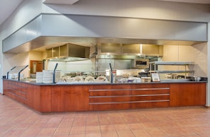 Bữa sáng buffet hàng ngày (11.95 USD/mỗi người)