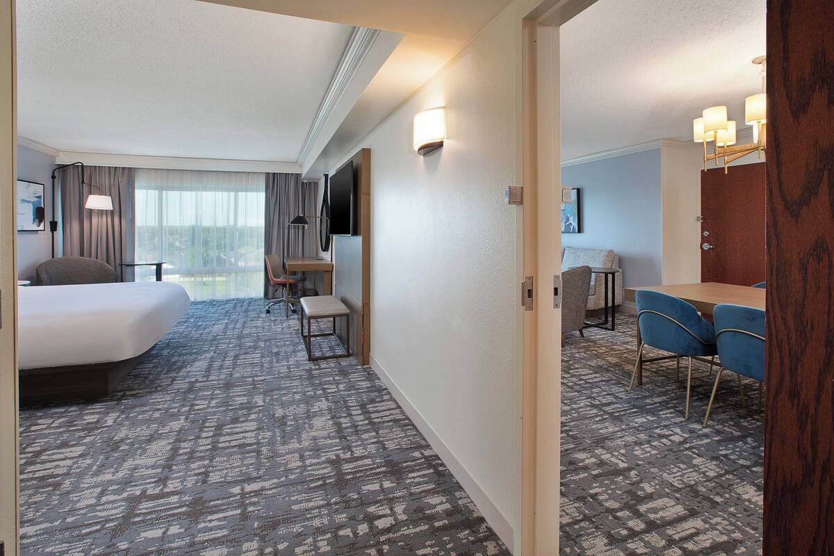 Pillowtop beds, in-room safe, desk, laptop workspace