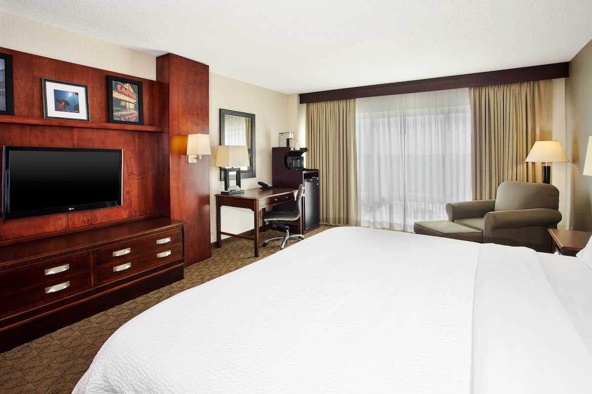 1 bedroom, pillow-top beds, in-room safe, desk
