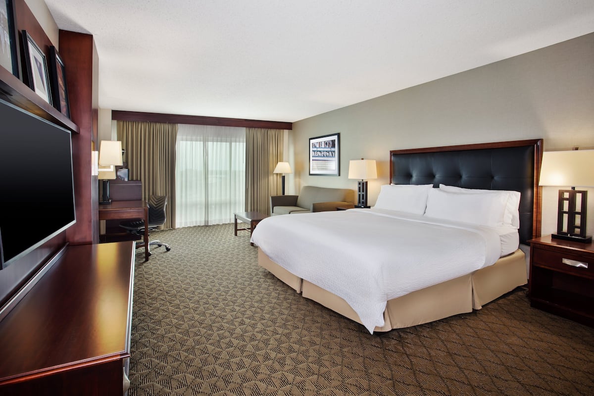 1 bedroom, pillow-top beds, in-room safe, desk
