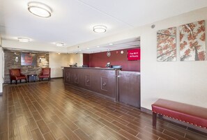 Lobby - Red Roof Inn Cincinnati - Sharonville (Sharonville)