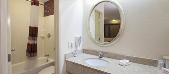Red Roof Inn Cincinnati - Sharonville