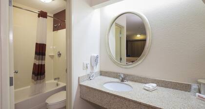 Red Roof Inn Cincinnati - Sharonville