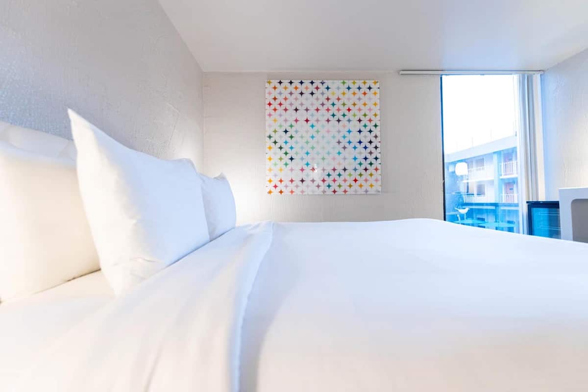 1 chambre, literie hypoallergénique, couette en duvet d'oie