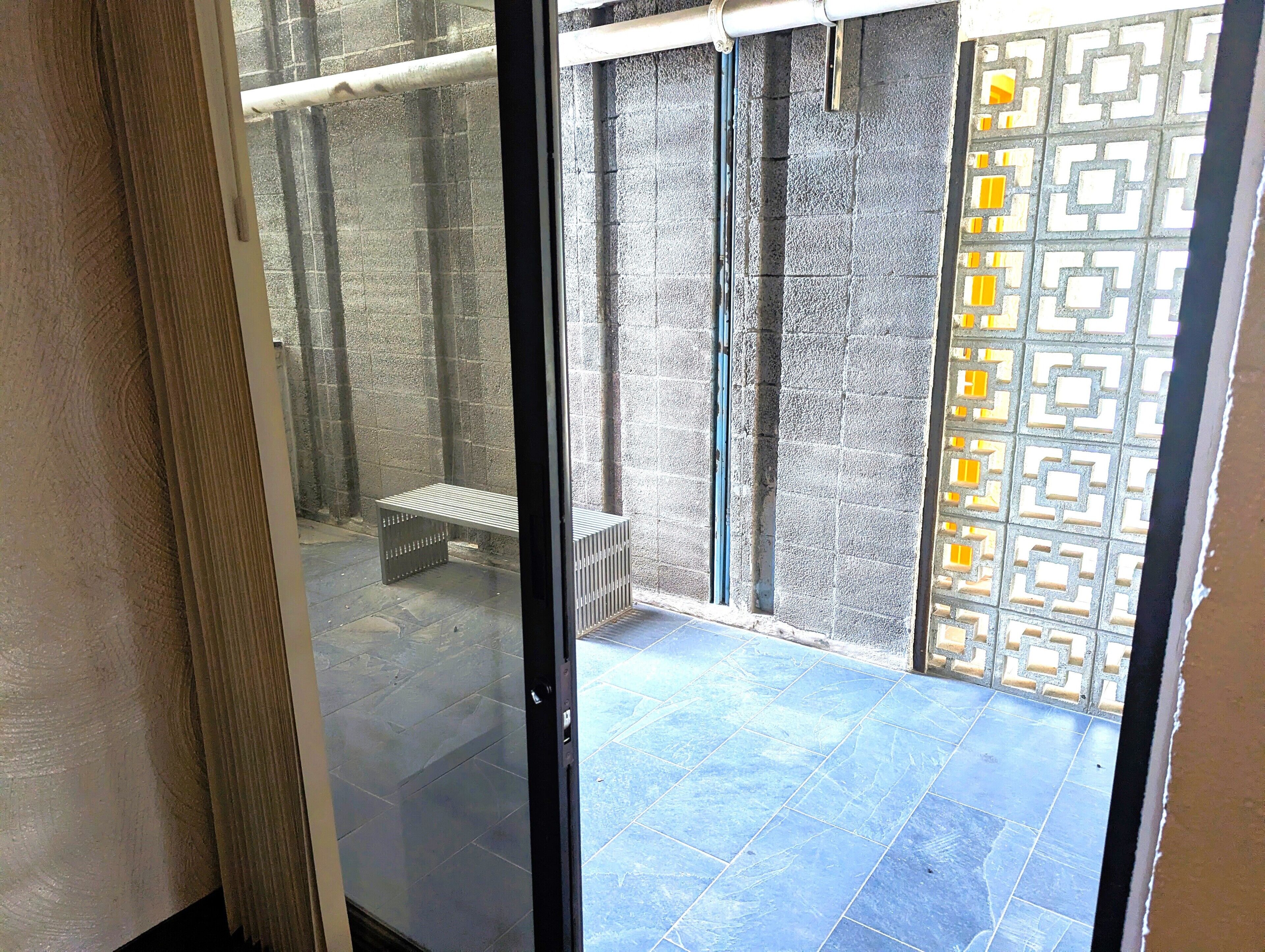 Quarto standard, 1 cama King, acessível, para não fumantes | Terraço/pátio