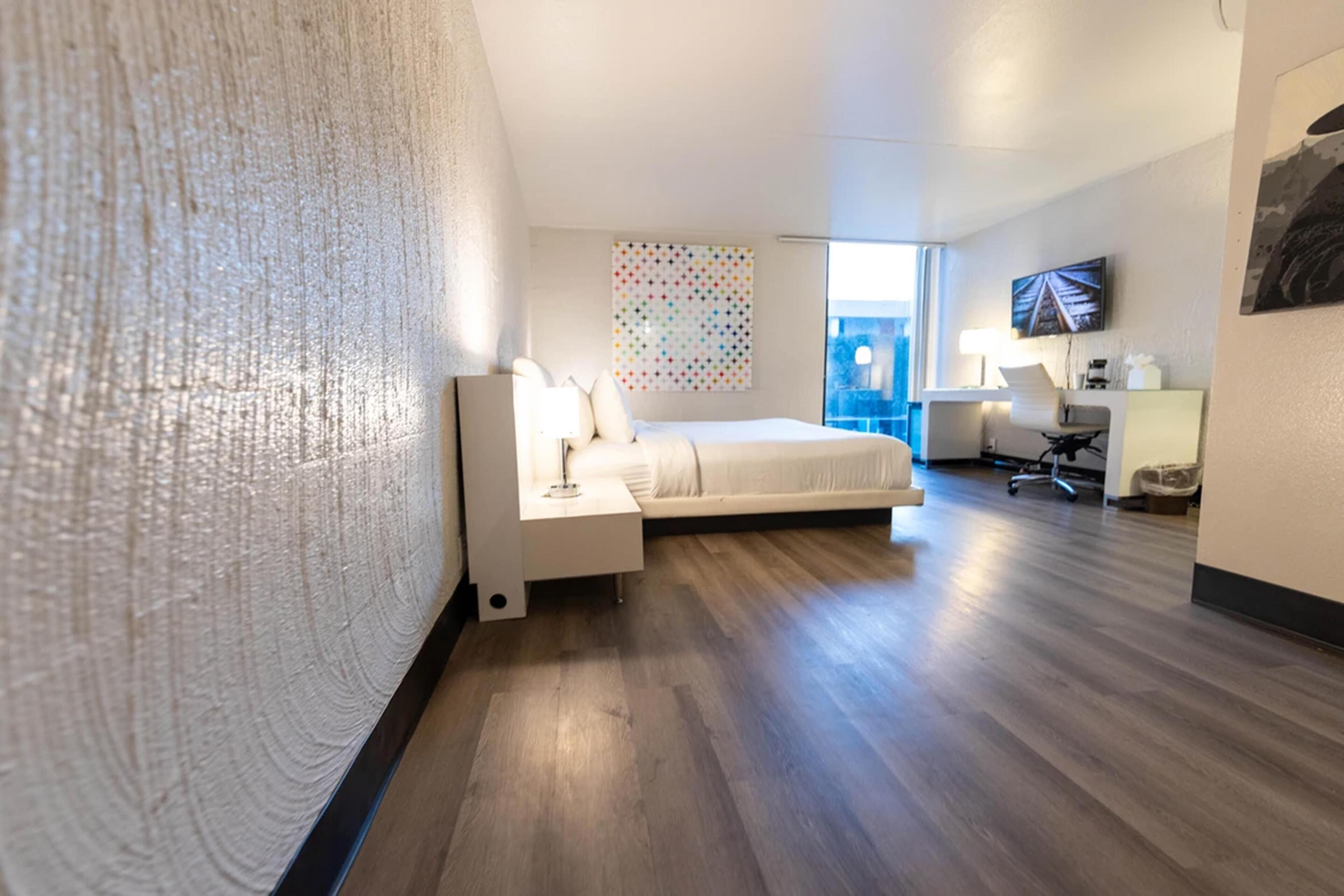 豪華客房, 1 張加大雙人床, 非吸煙房 | 1 間臥室、低過敏寢具、羽絨被、記憶床墊