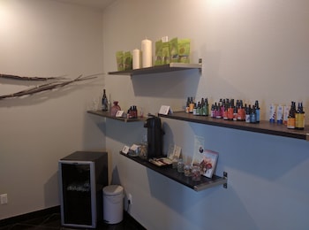 Couples treatment rooms, body treatments, aromatherapy at The Clarendon Hotel and Spa