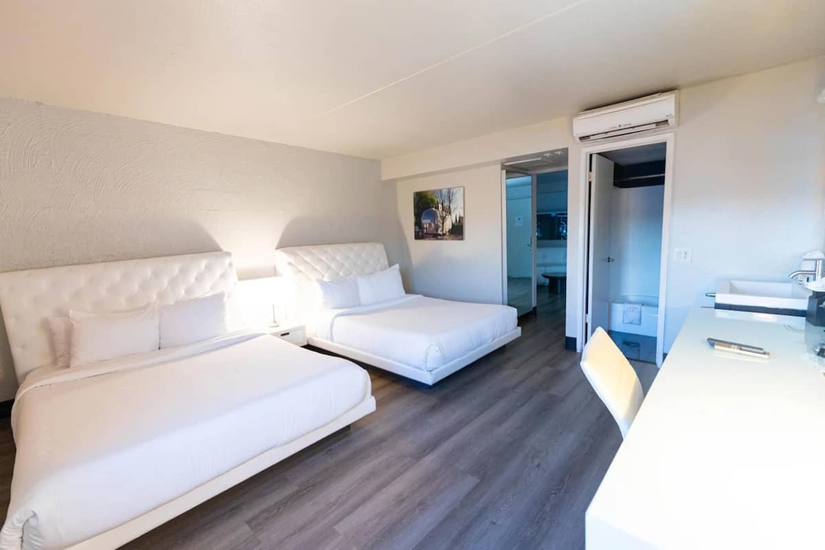 1 chambre, literie hypoallergénique, couette en duvet d'oie