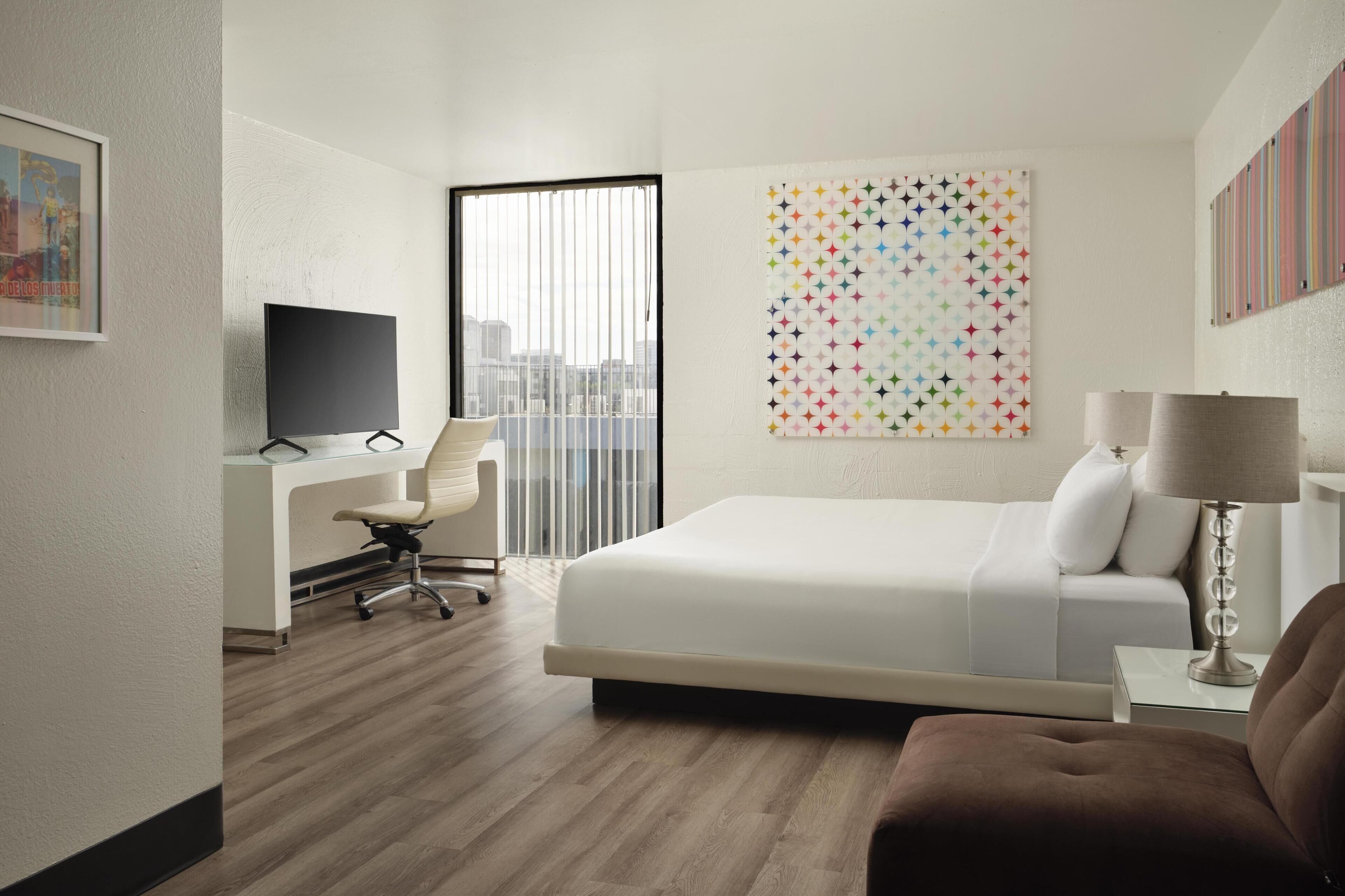 Deluxe Room, 1 King Bed, Non Smoking, Pool View | 1 bedroom, hypo-allergenic bedding, down comforters, memory foam beds