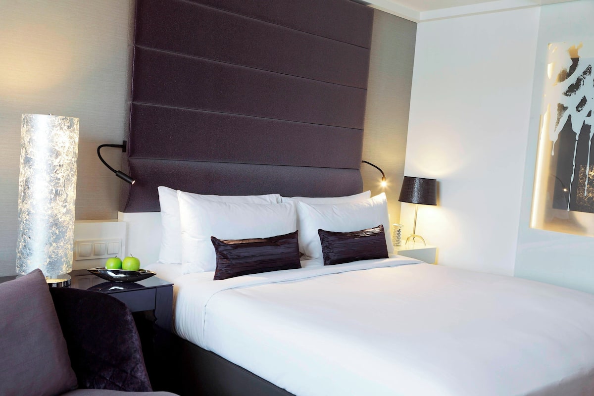 Camera Premium, 1 letto king | 1 camera, biancheria da letto di alta qualità, minibar