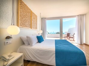 Minibar, in-room safe, desk, free cribs/infant beds